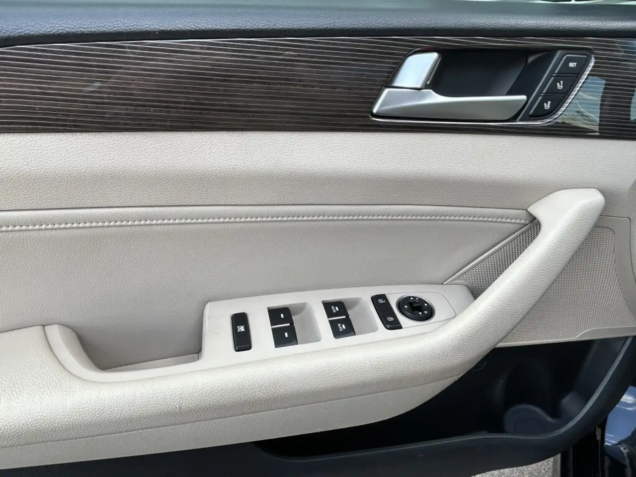 Hyundai SONATA снимка Hyundai SONATA