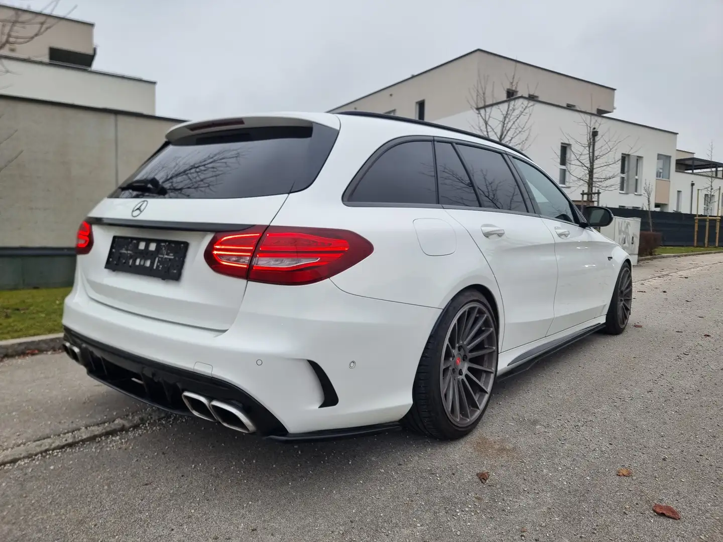 Mercedes-Benz C 200 T AMG Line Weiß - 1