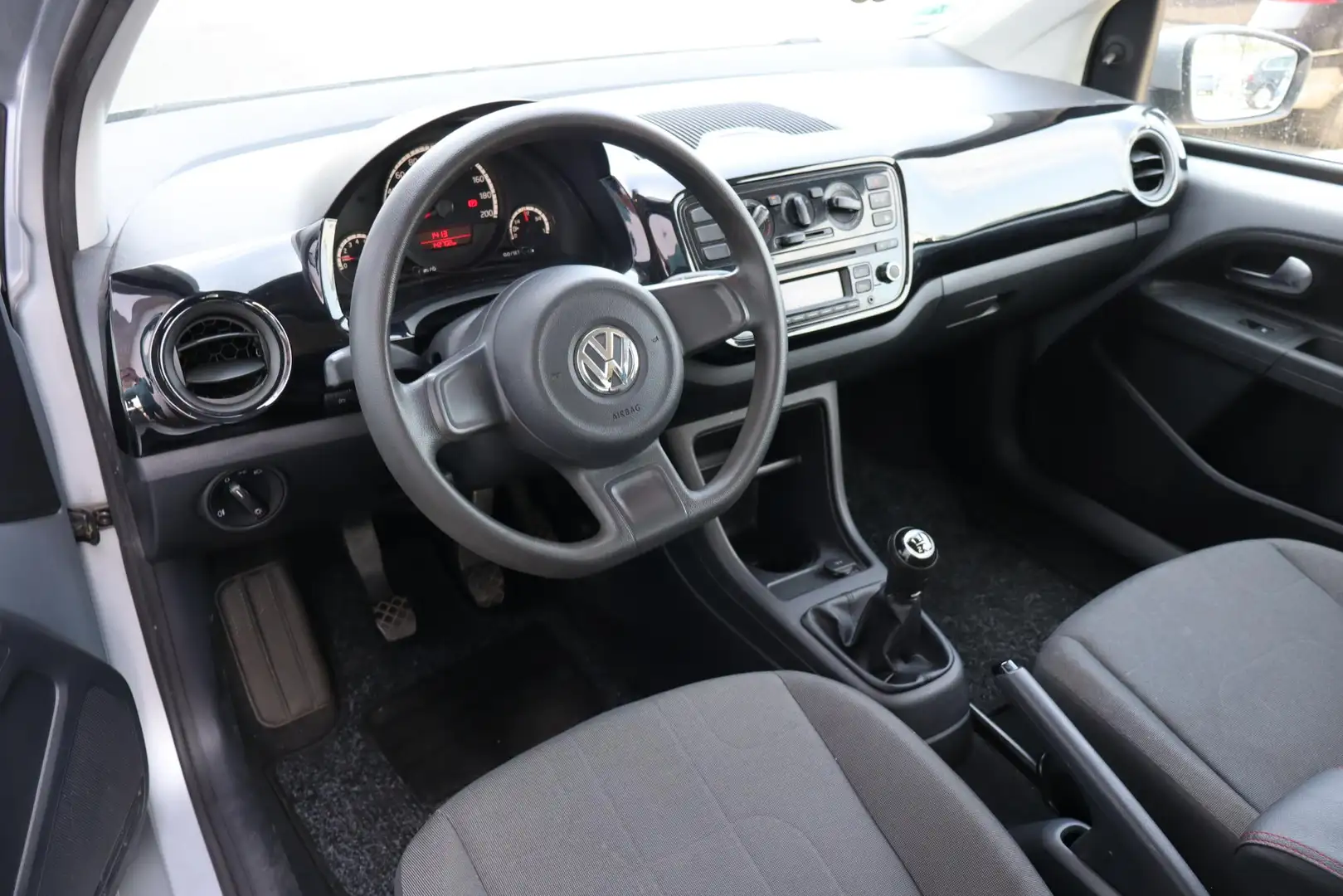 Volkswagen up! 1.0 move up! Airco, Elektrische ramen, Radio cd sp Grijs - 2