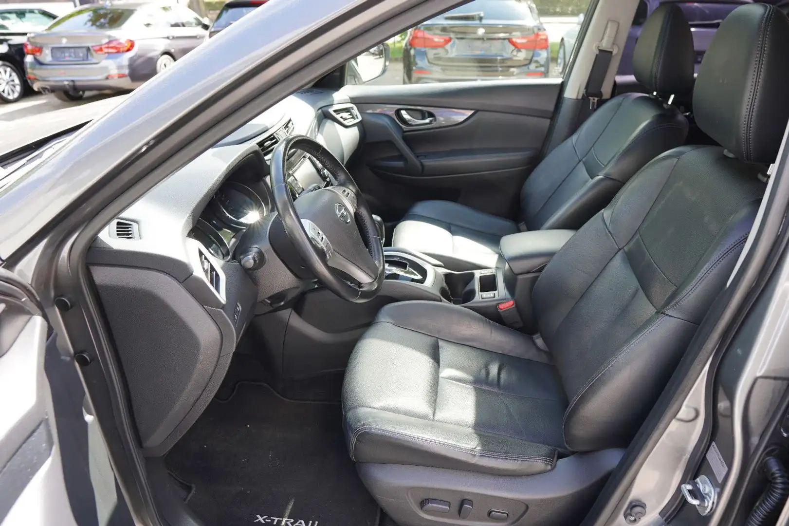 Nissan X-Trail 2.0d AUT Tekna LEDER NAVI PANO LED 360° Gris - 2