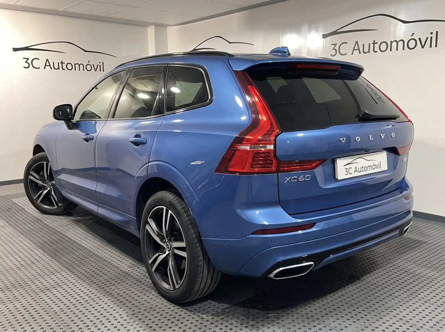 Volvo XC60 2.0 B4 D R-Design Auto Azul - 2