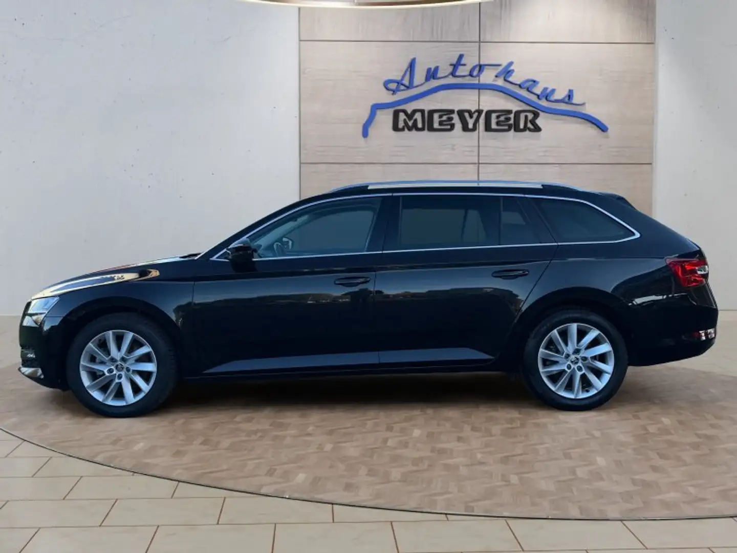 Skoda Superb Combi 1,5TSI DSG Navi/Kamera/el.Klappe/Kessy Schwarz - 2