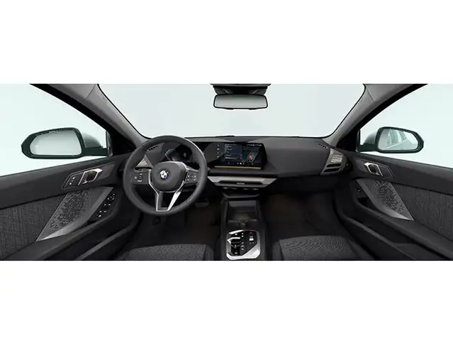 BMW 1 Series view 4