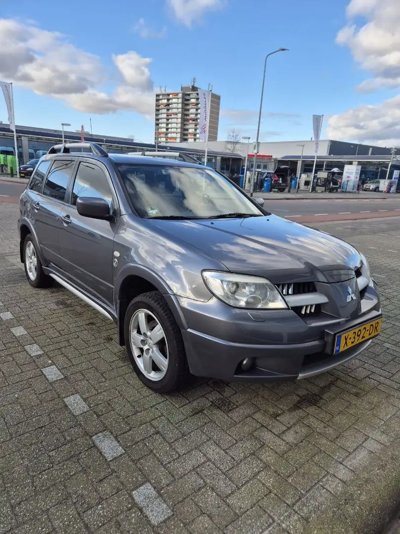 Mitsubishi Outlander 2.4 Automatik Dakar - 1