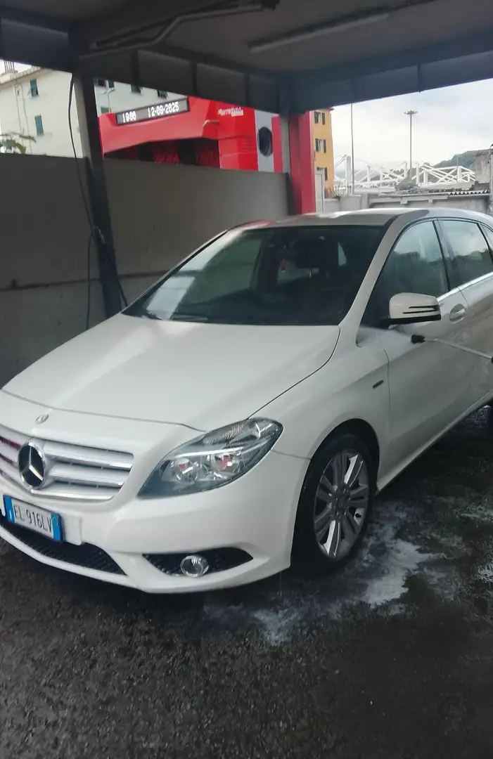 Mercedes-Benz 180 Biały - 1