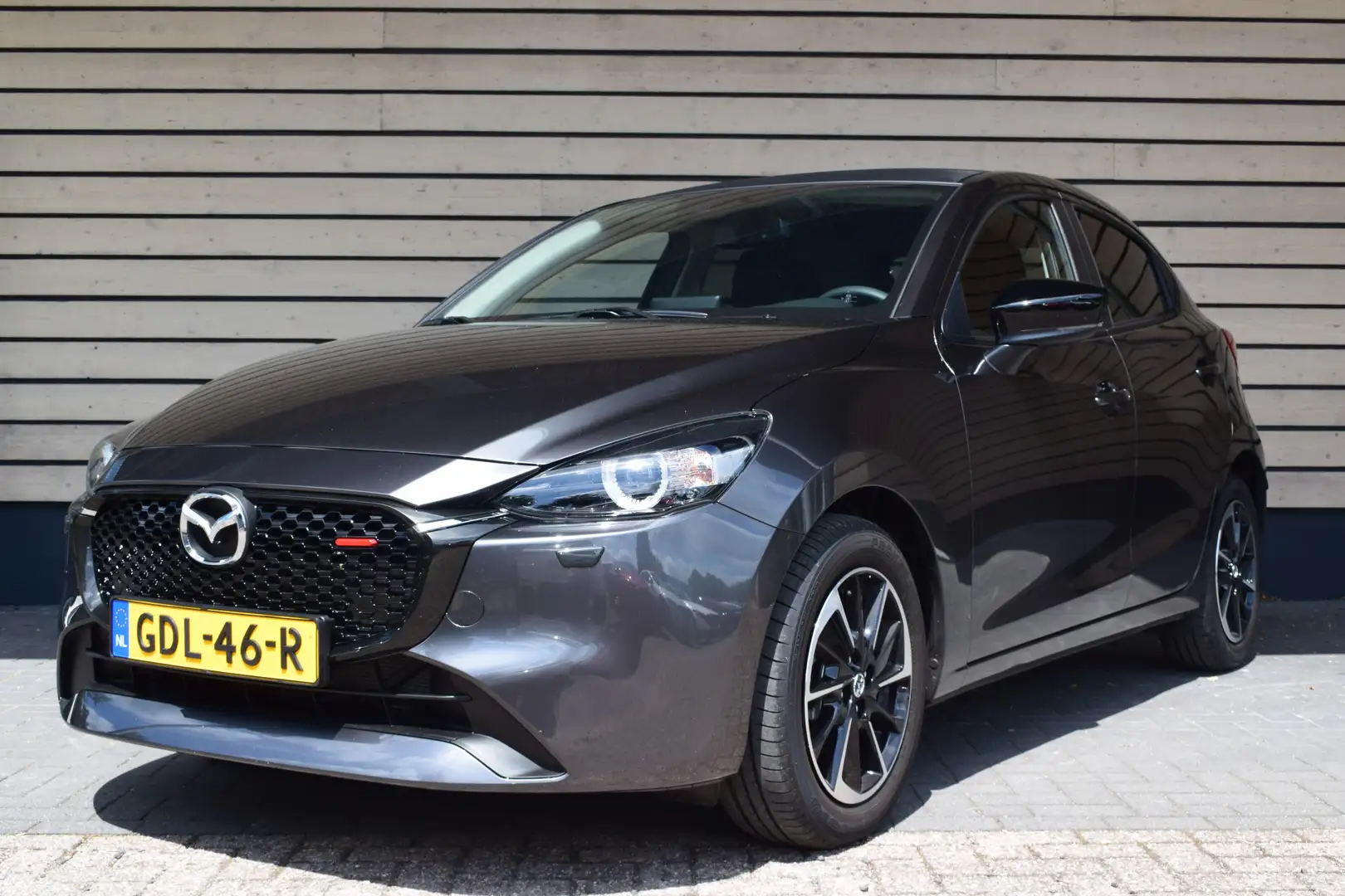 Mazda 2 1.5 e-SkyActiv-G 90 Homura Aka Grijs - 2