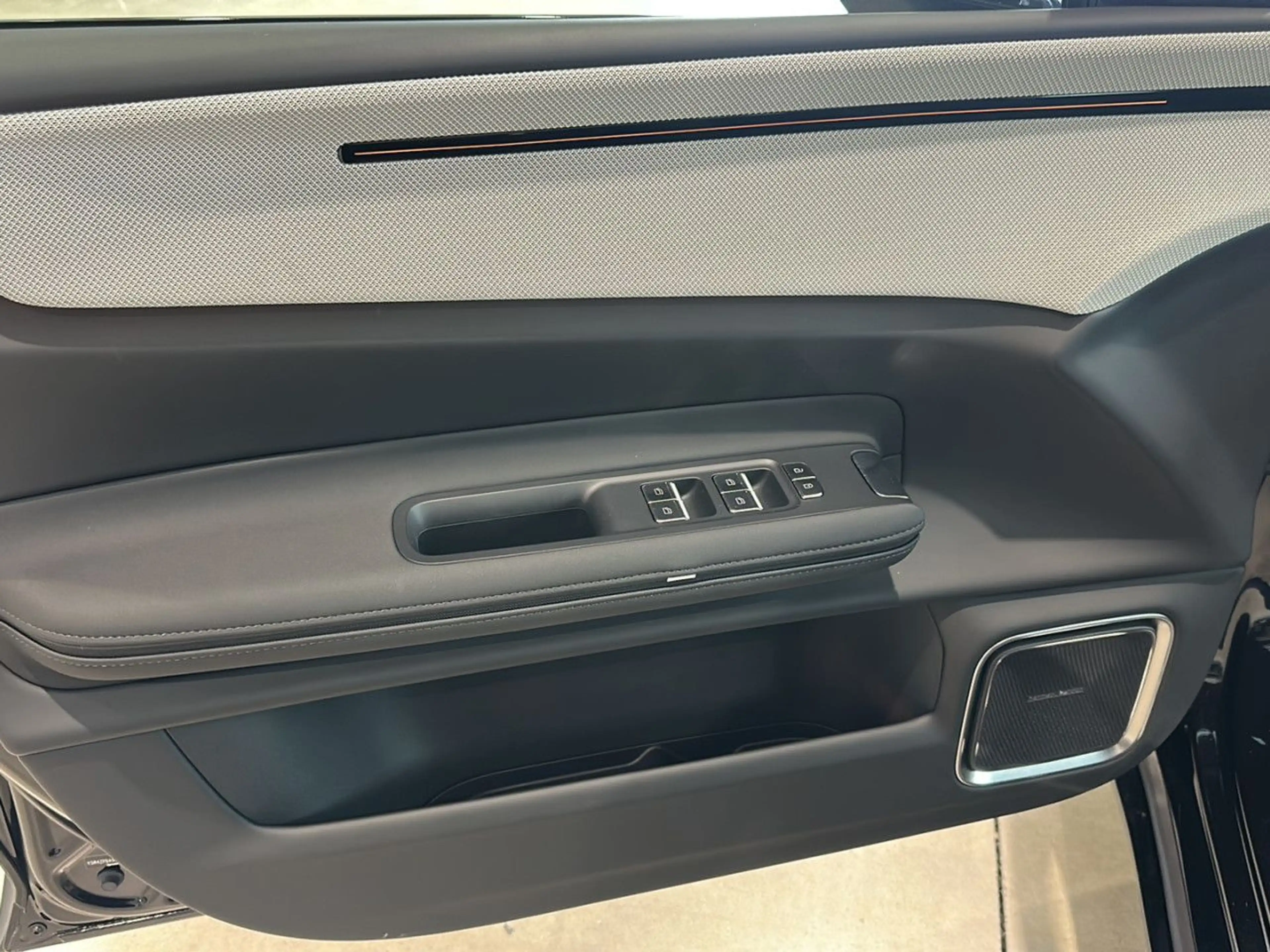 Polestar 4 200 kW Long Range Single PILOT PLUS Sportpaket — photo 9