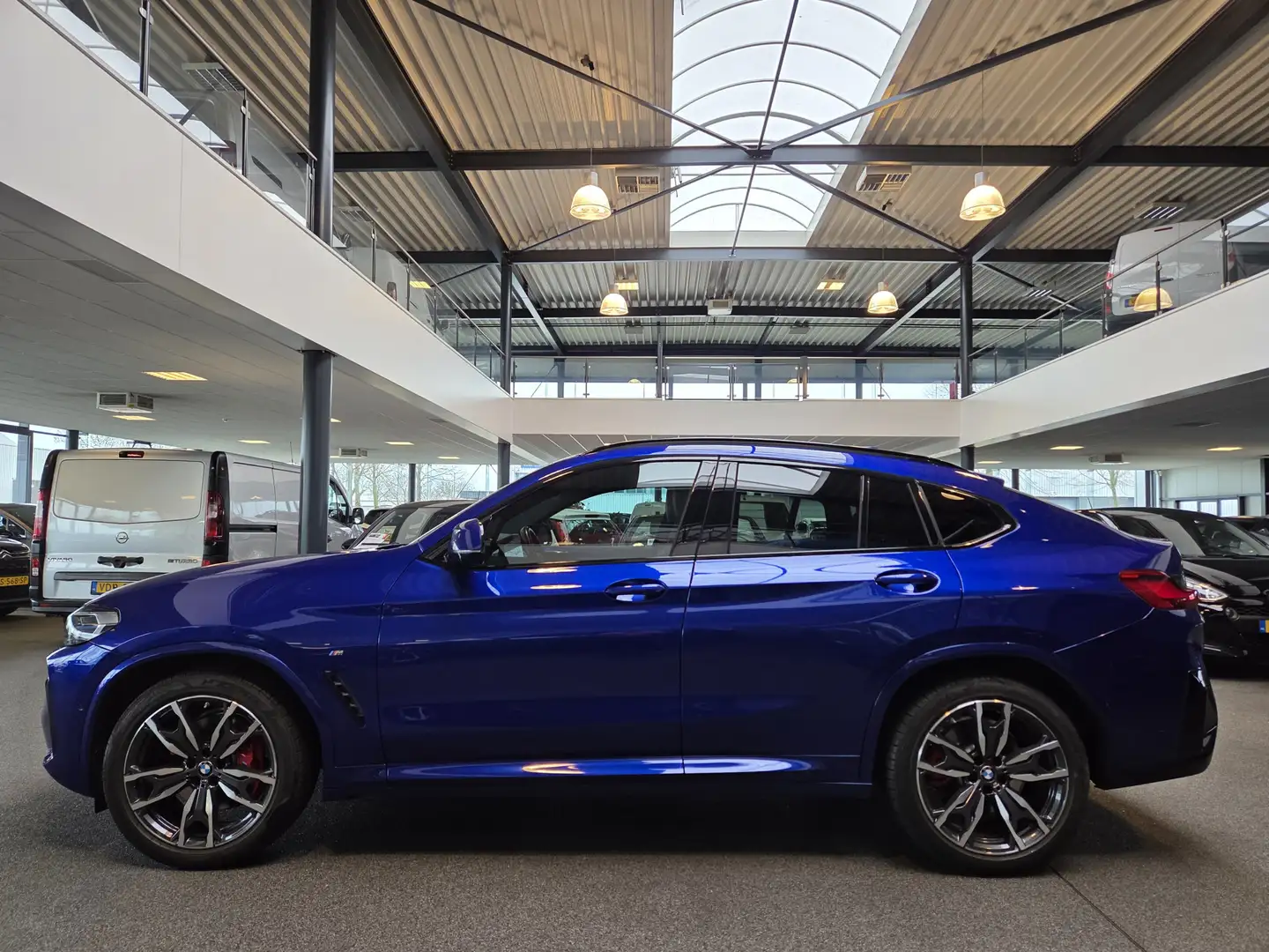 BMW X4 xDrive20i High Executive Blau - 2
