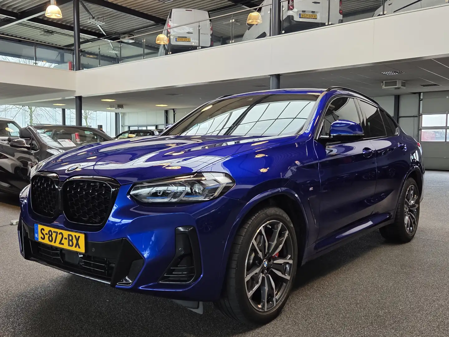 BMW X4 xDrive20i High Executive Blau - 1