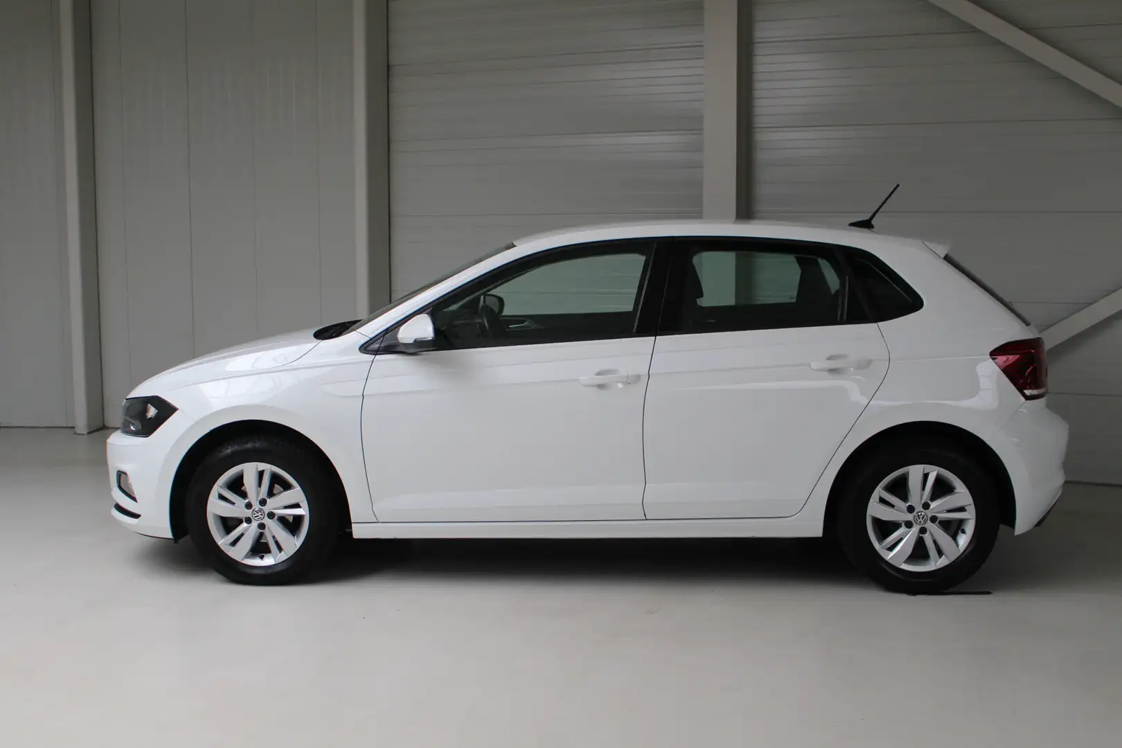 Volkswagen Polo 1.0 TSI Comfortline Navigatie | Airco | Lichtmetal Wit - 2