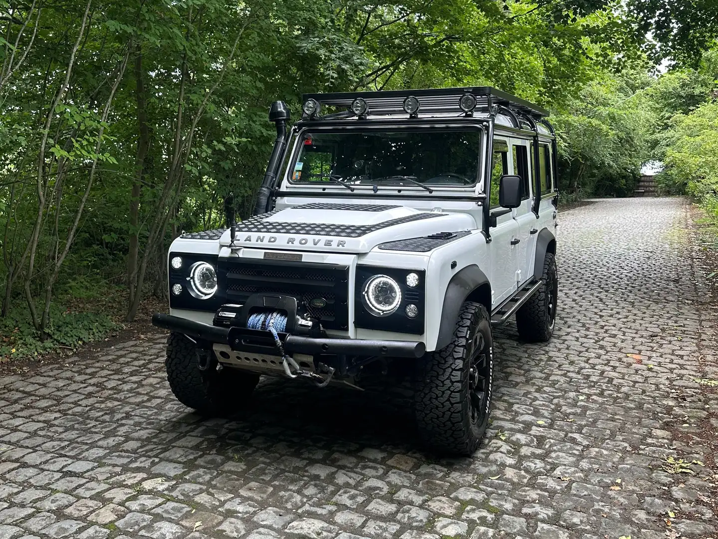 Land Rover Defender Defender 110 DPF Station Wagon SE - 2