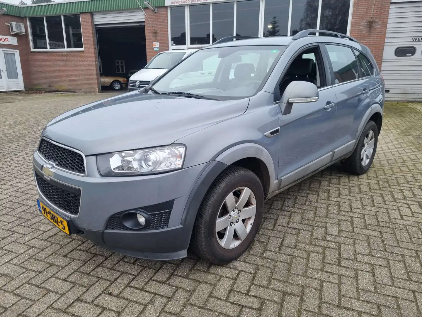 Chevrolet Captiva 2.4i LT 2WD EXPORT Grijs - 1