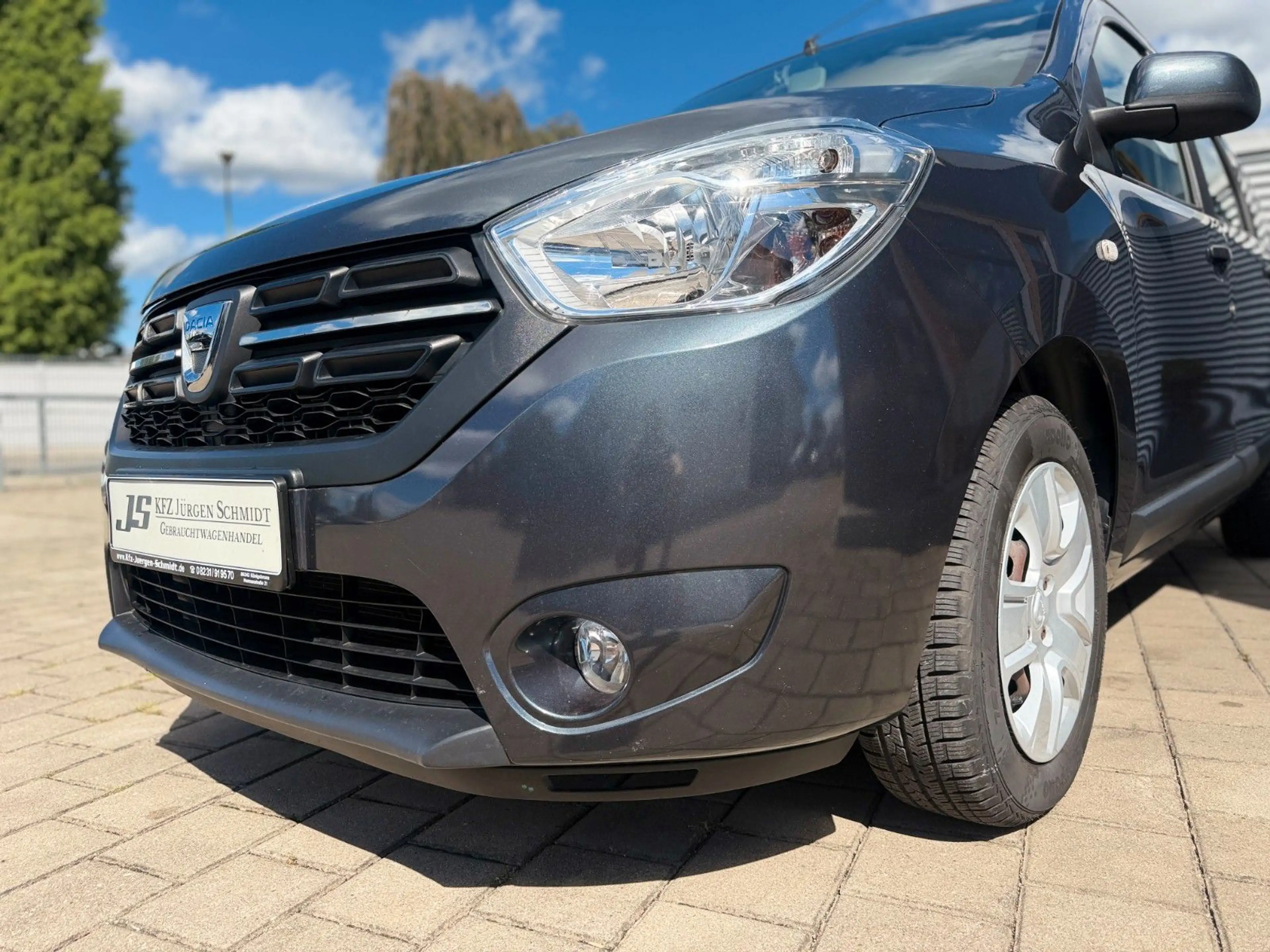 Dacia Lodgy 1,6 SCe Comfort Klima 7 Sitzer 1.Hand — photo 9