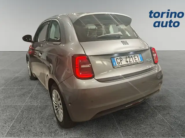 Fiat 500 view 4
