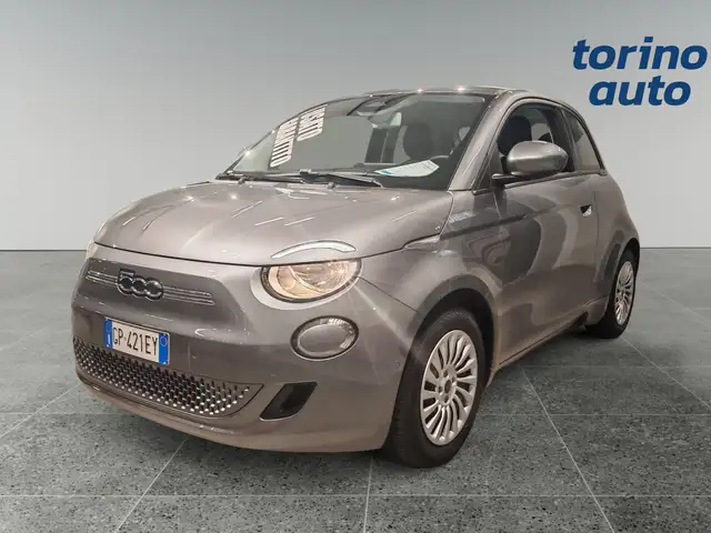 Fiat 500 view 3