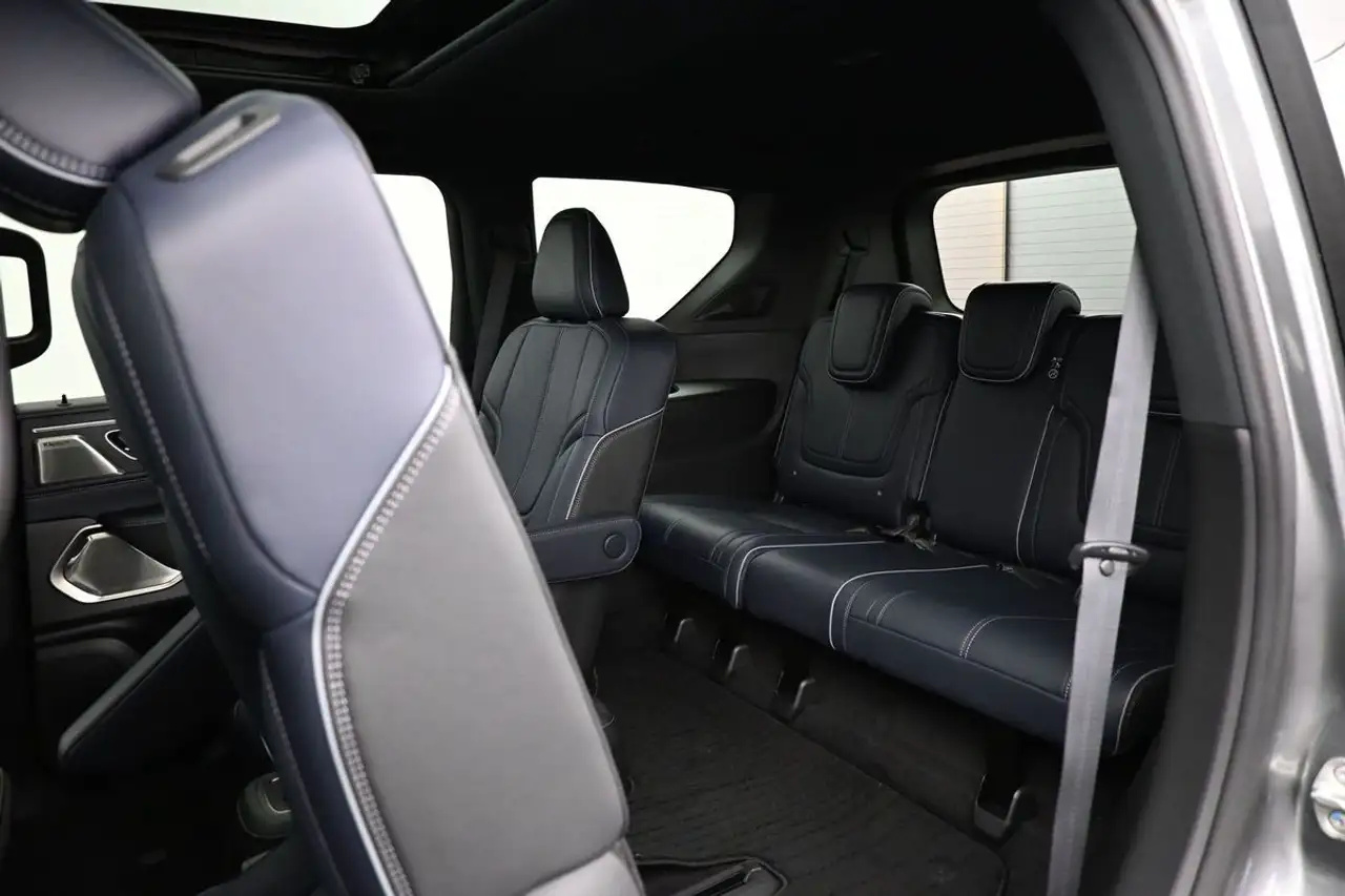 Infiniti QX80 снимка Infiniti QX80