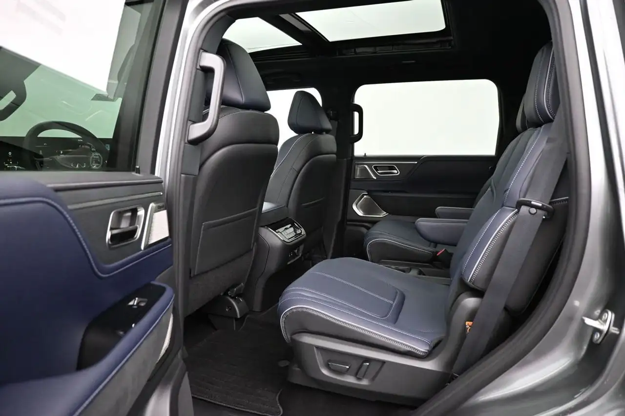Infiniti QX80 снимка Infiniti QX80