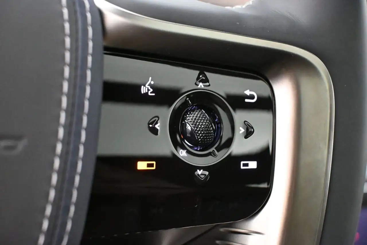 Infiniti QX80 снимка Infiniti QX80