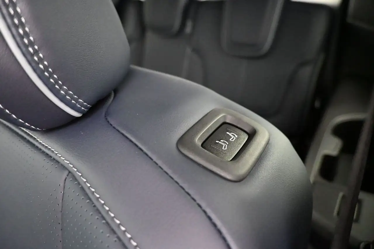 Infiniti QX80 снимка Infiniti QX80
