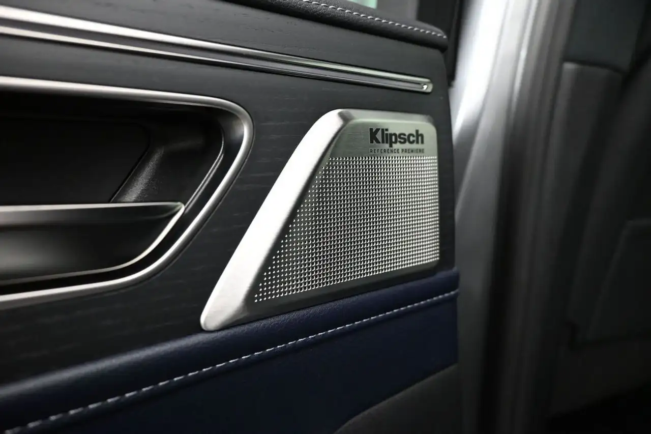 Infiniti QX80 снимка Infiniti QX80