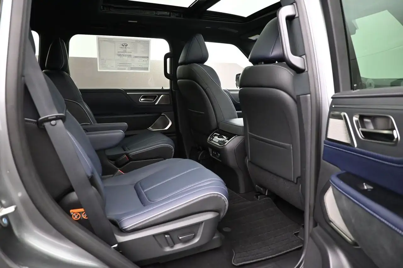 Infiniti QX80 снимка Infiniti QX80