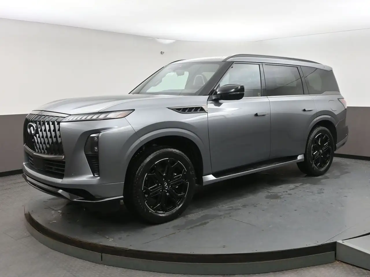 Infiniti QX80 снимка Infiniti QX80