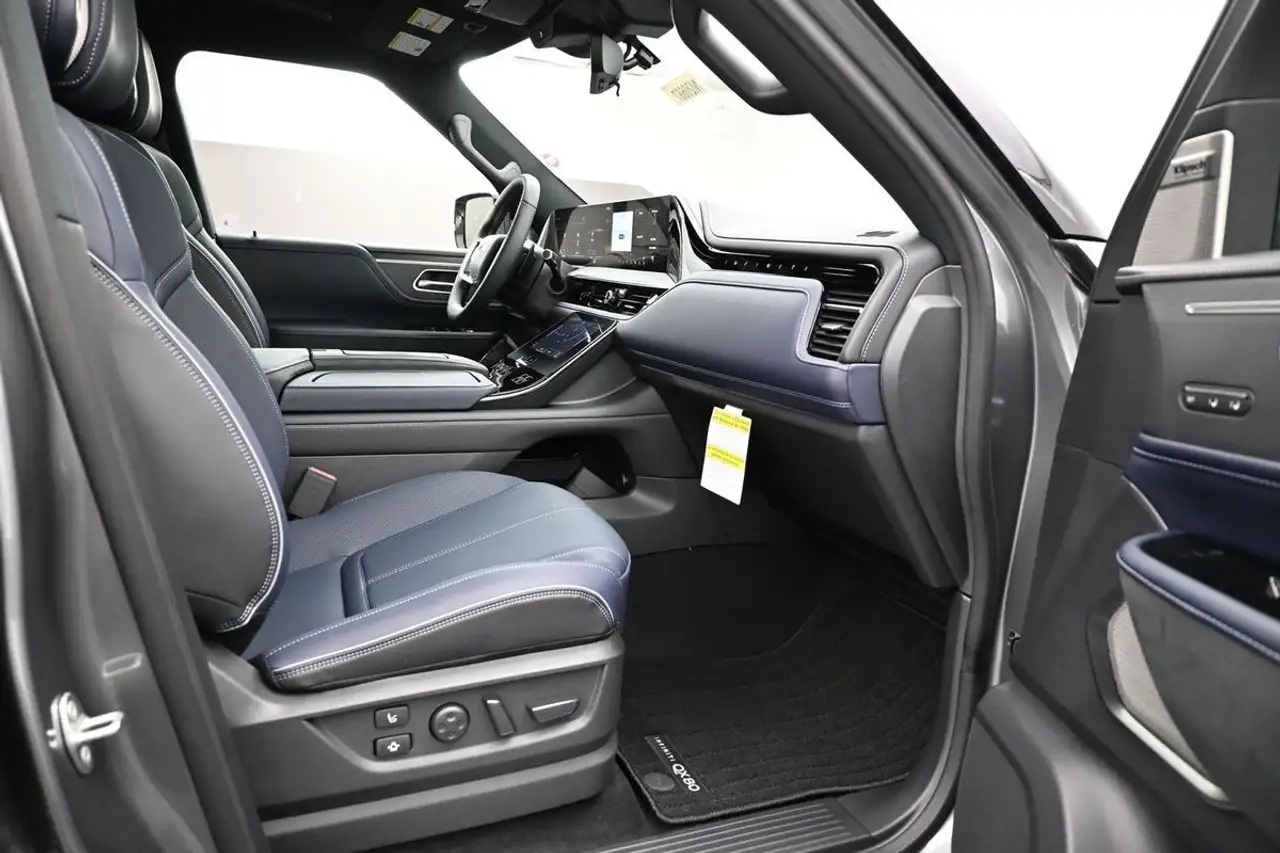 Infiniti QX80 снимка Infiniti QX80