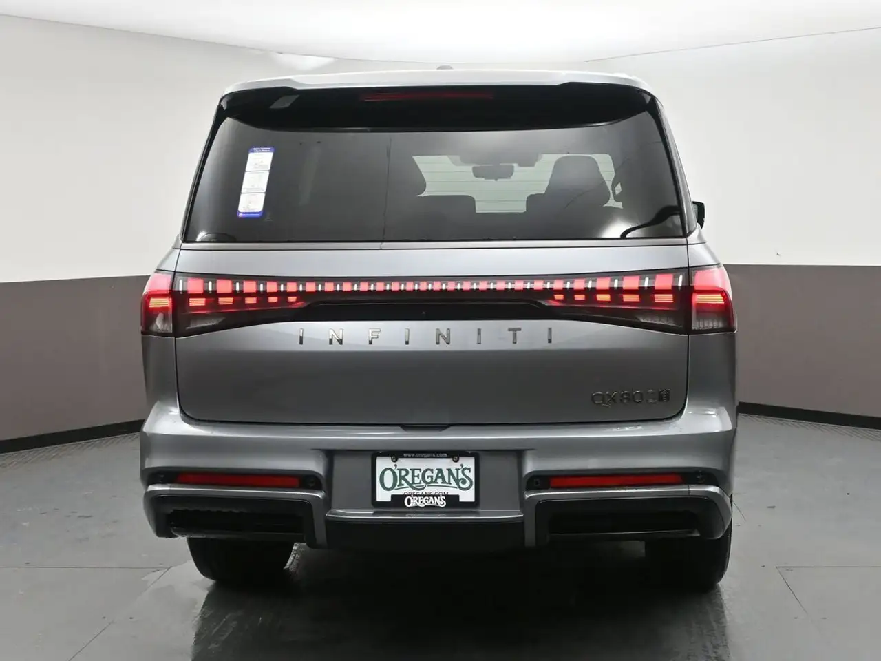 Infiniti QX80 снимка Infiniti QX80