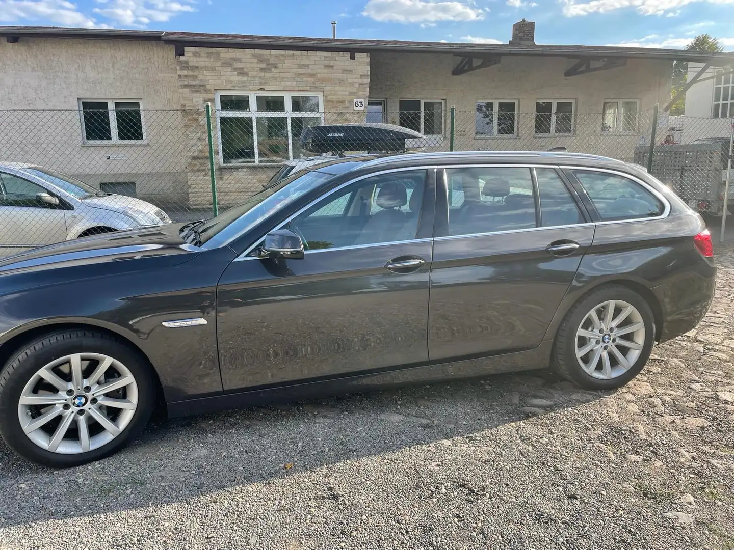 BMW 535 535d Touring Aut. Luxury Line Negro - 2