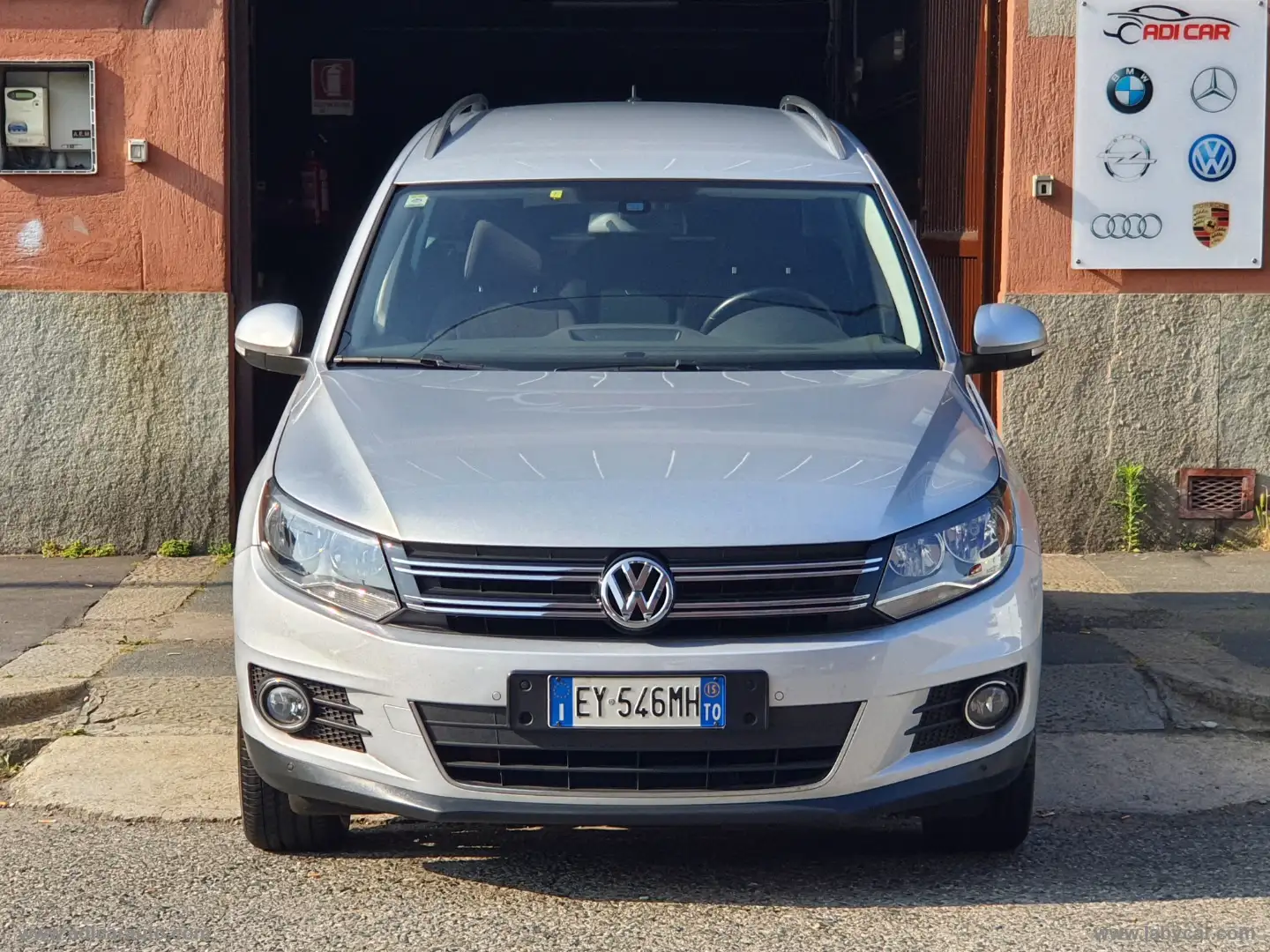 Volkswagen Tiguan 2.0 TDI 140 4MOT. DSG Sport&Style Grigio - 2