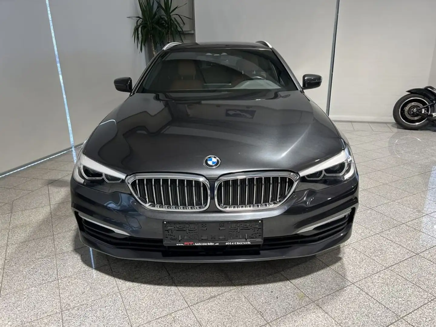 BMW 520 d ''AHK, LED'' Grau - 2