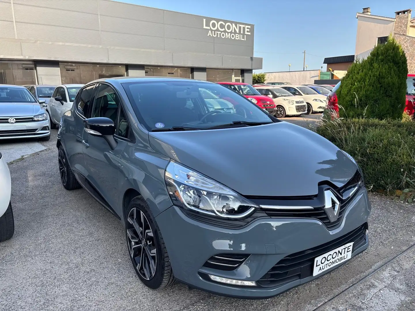 Renault Clio 0.9 tce Moschino Intens 75cv Grigio - 1