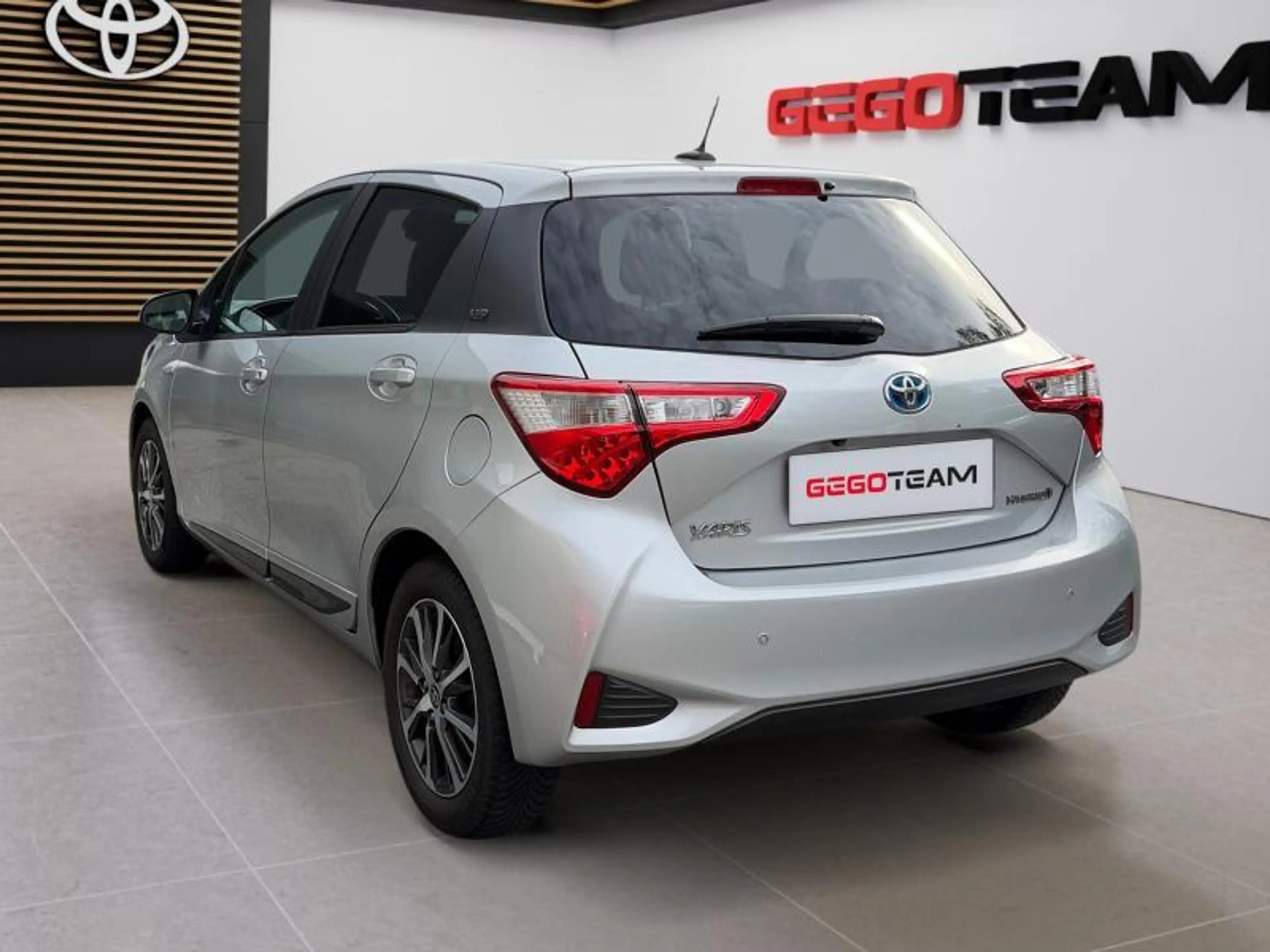 Toyota Yaris Y20 — photo 4
