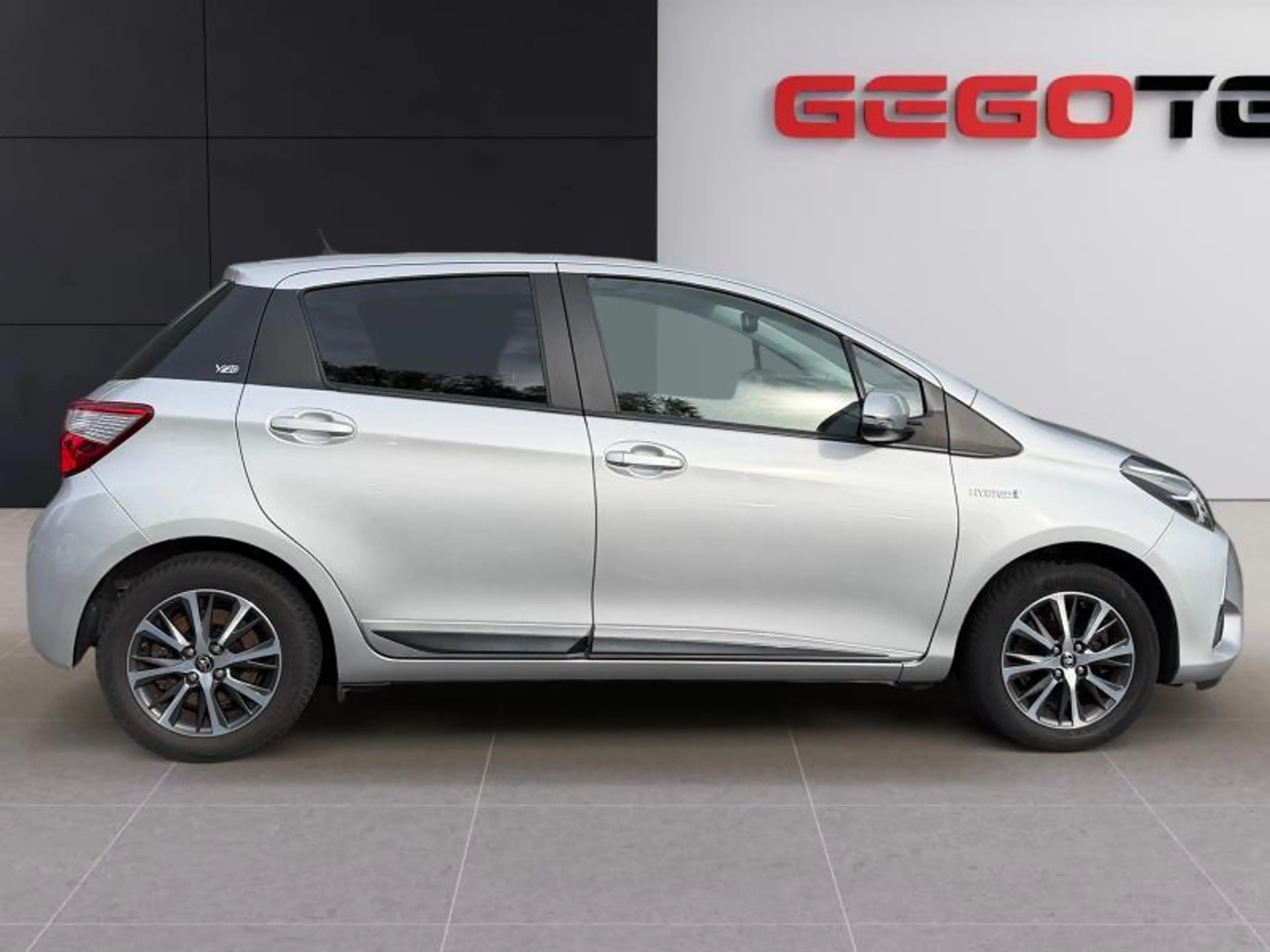Toyota Yaris Y20 — photo 7