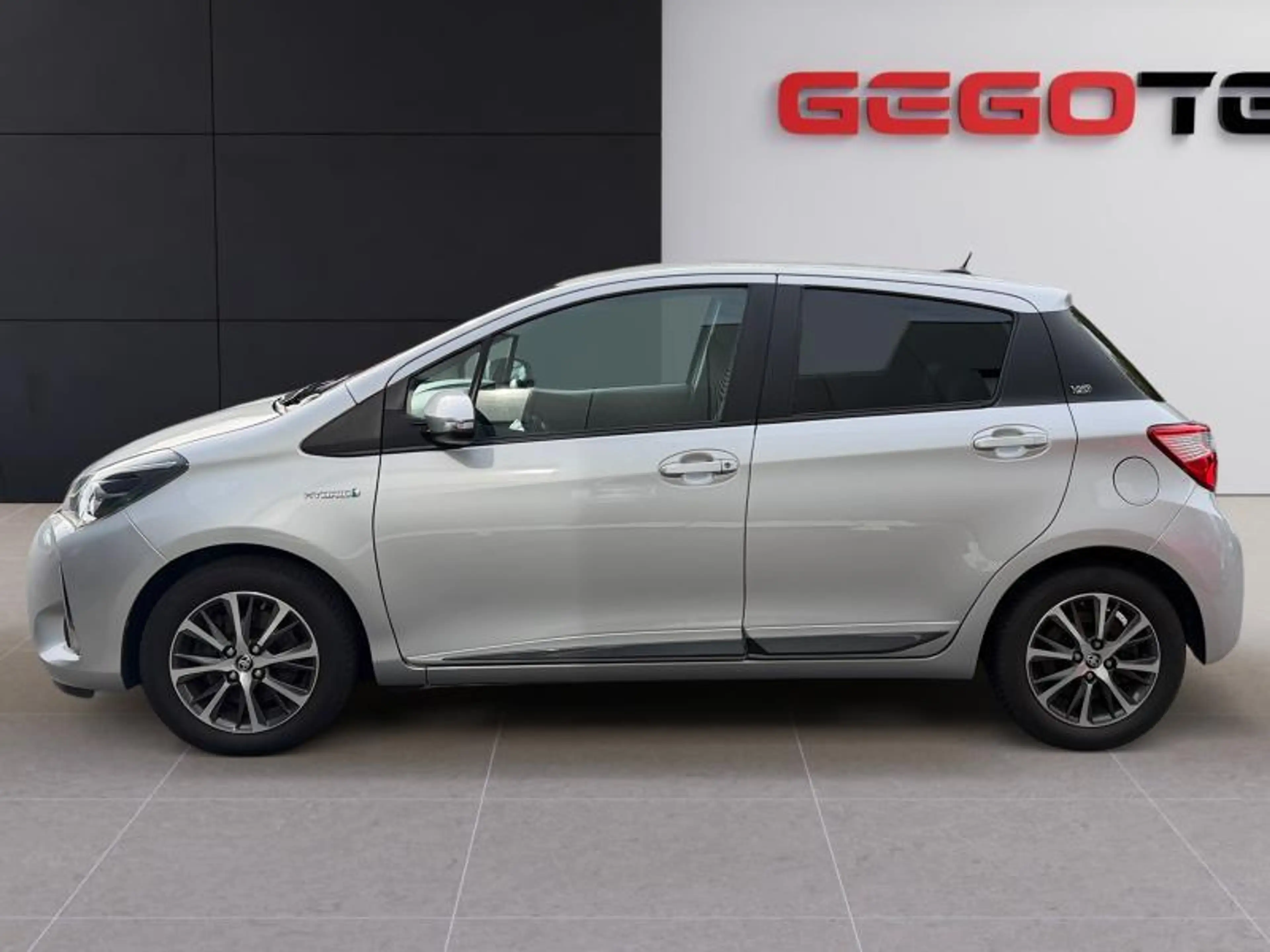 Toyota Yaris Y20 — photo 3