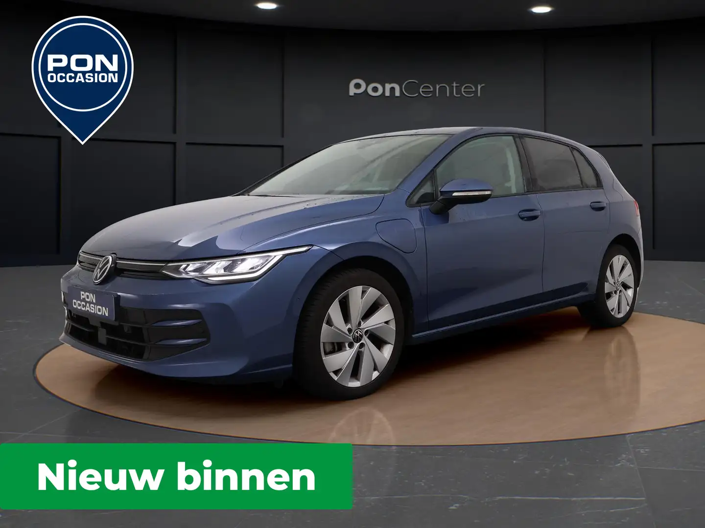 Volkswagen Golf 1.5 eHybrid 204 PK Life Edition | Camera | Stoelve Blauw - 1