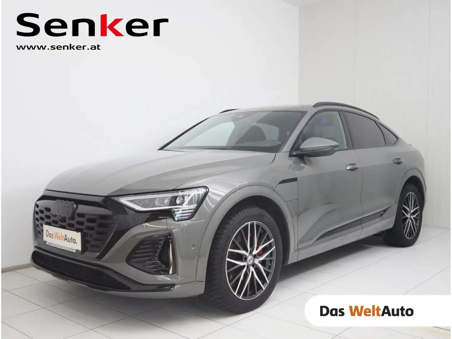 Audi Q8 55 e-tron quattro S line Grau - 1