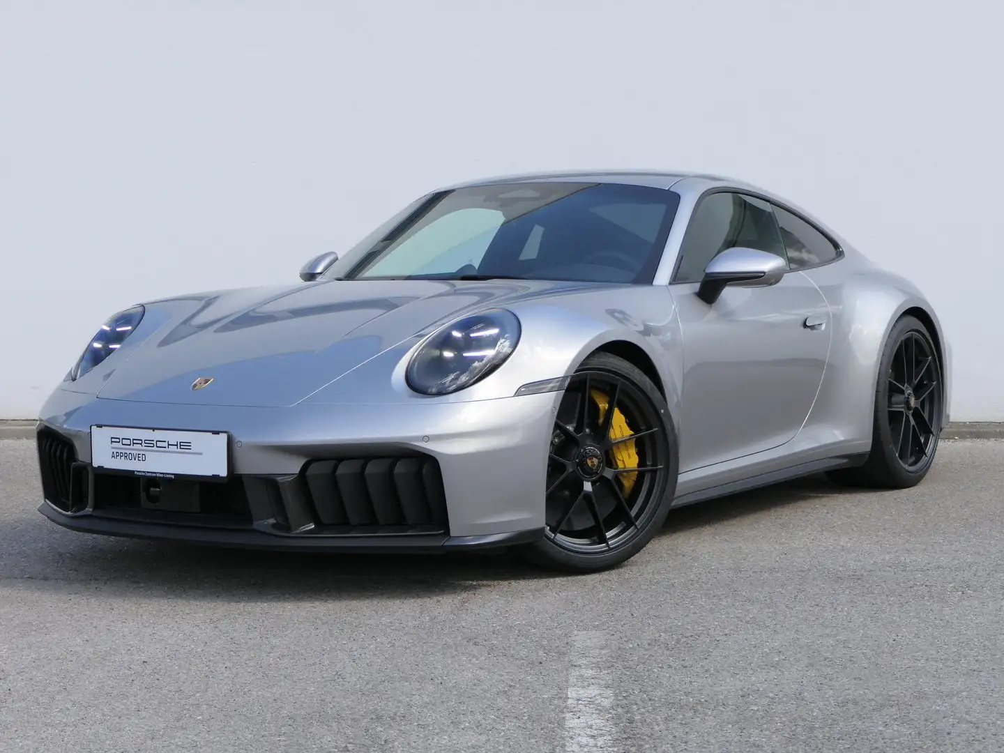 Porsche 911 Carrera 4 GTS Grau - 1