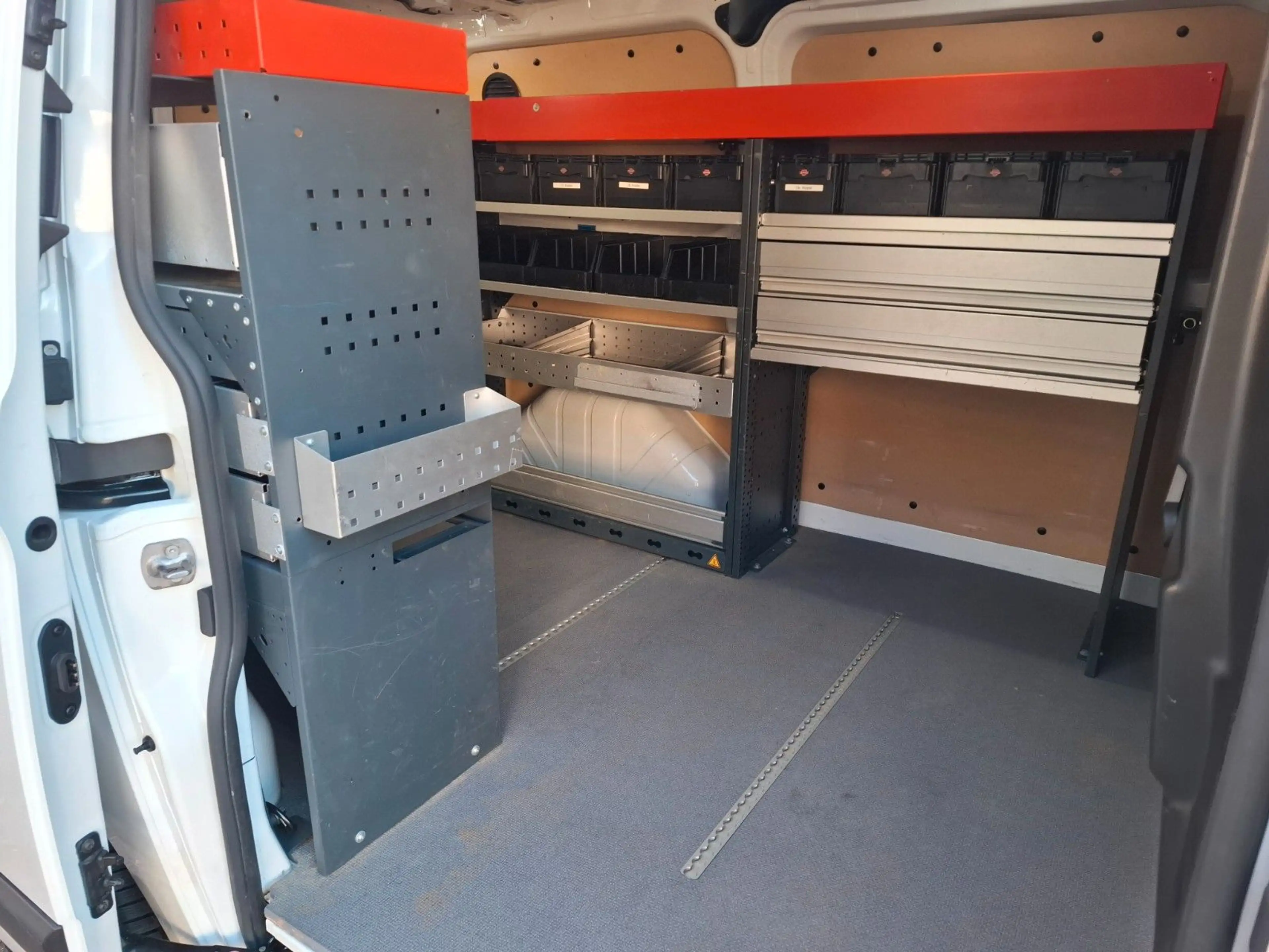 Ford Transit Custom 280 L1H1 Trend Kamera Nav Sortimo — photo 11
