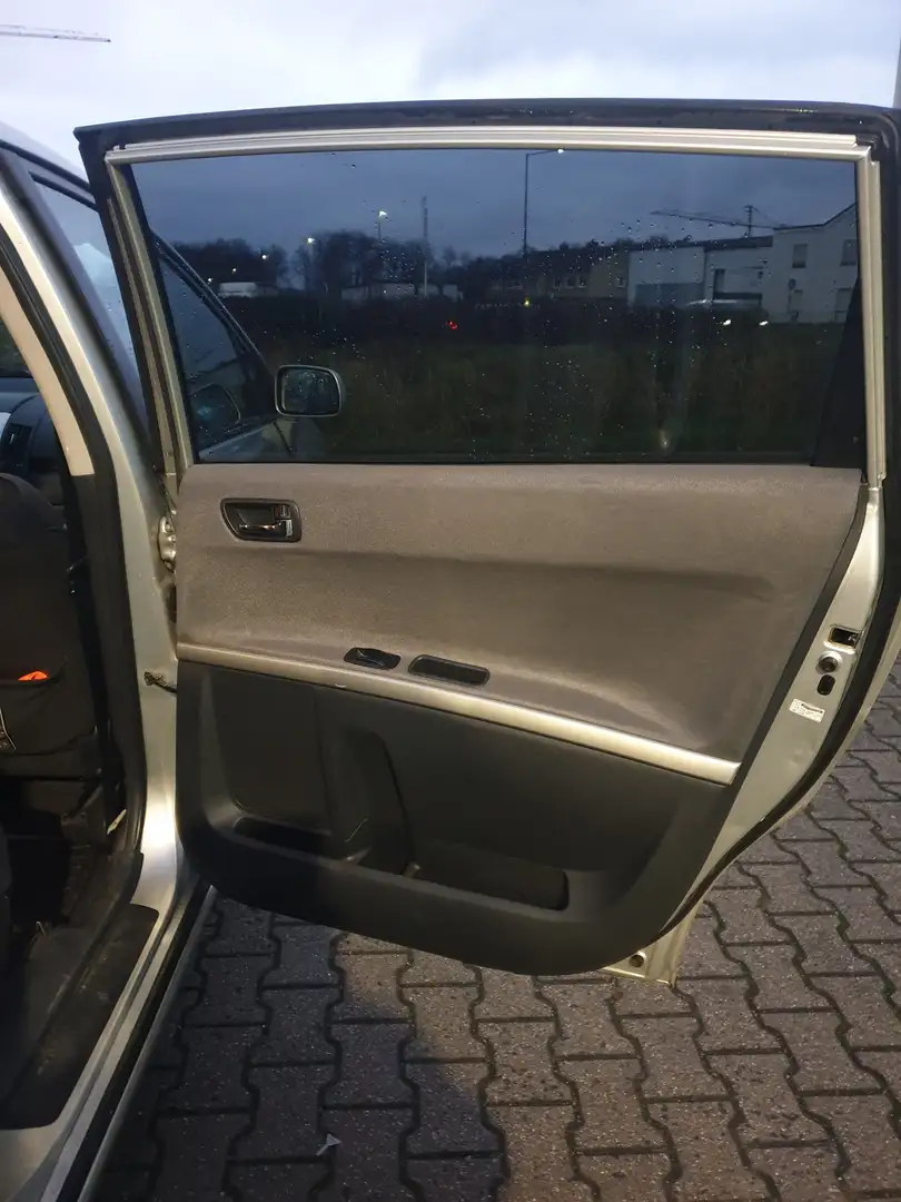 Toyota Corolla Verso Corolla Verso Diesel 2.2 D-CAT Sol - 2