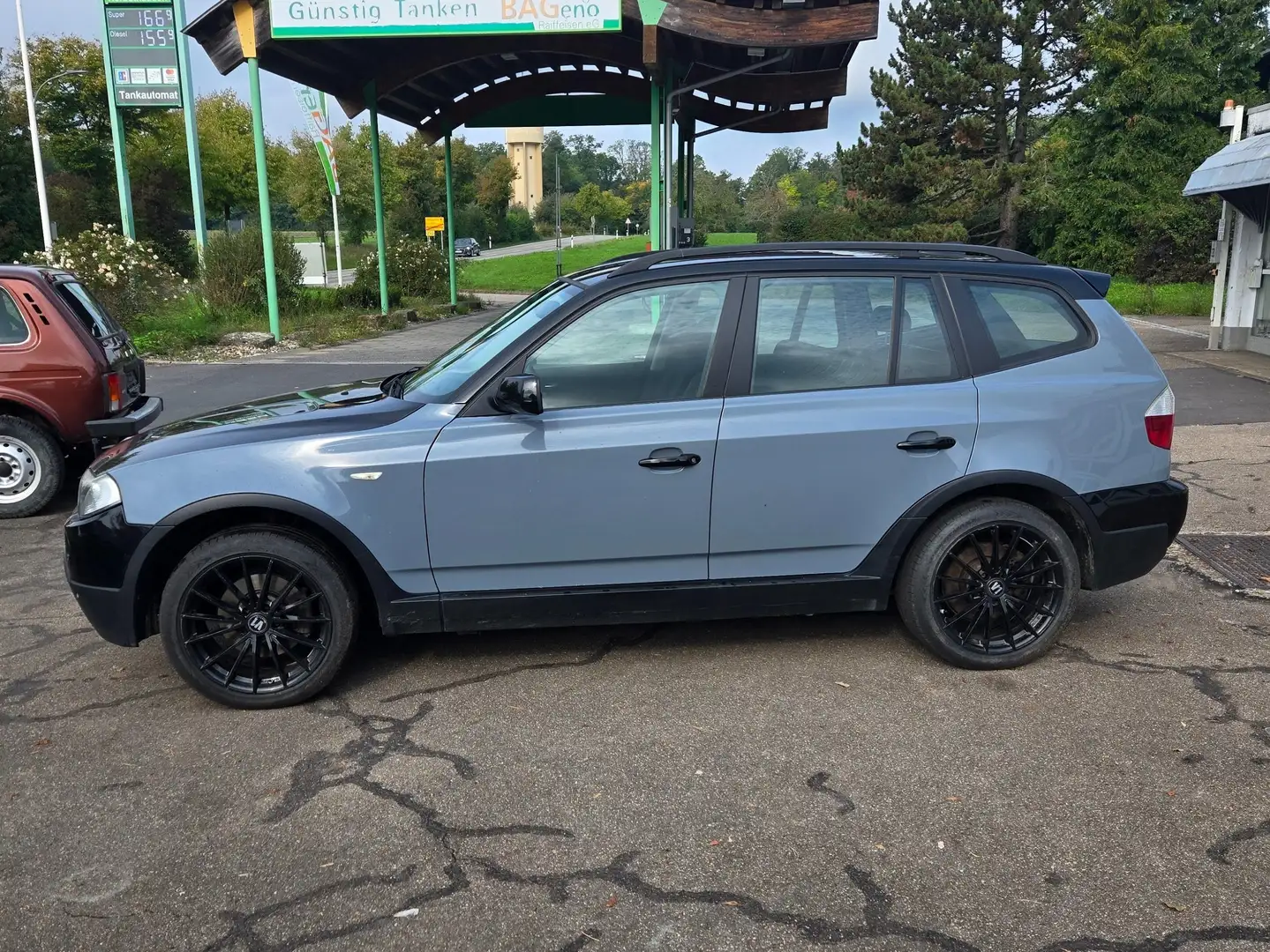 BMW X3 2.0d Schwarz - 2