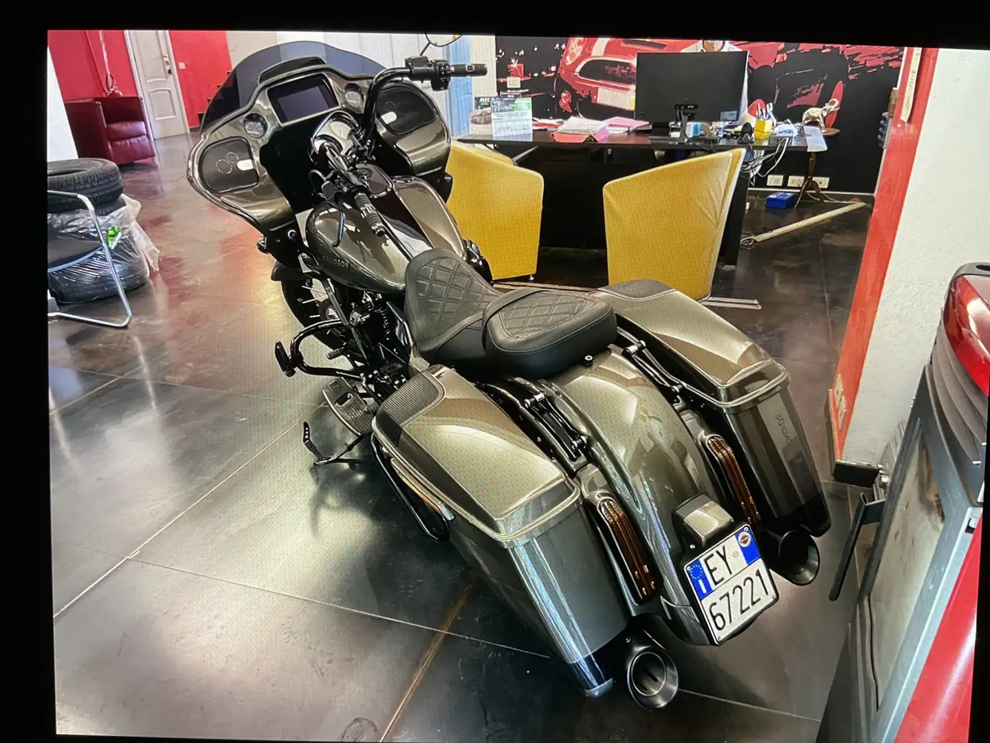 Harley-Davidson Road Glide 117 cvo Gris - 2