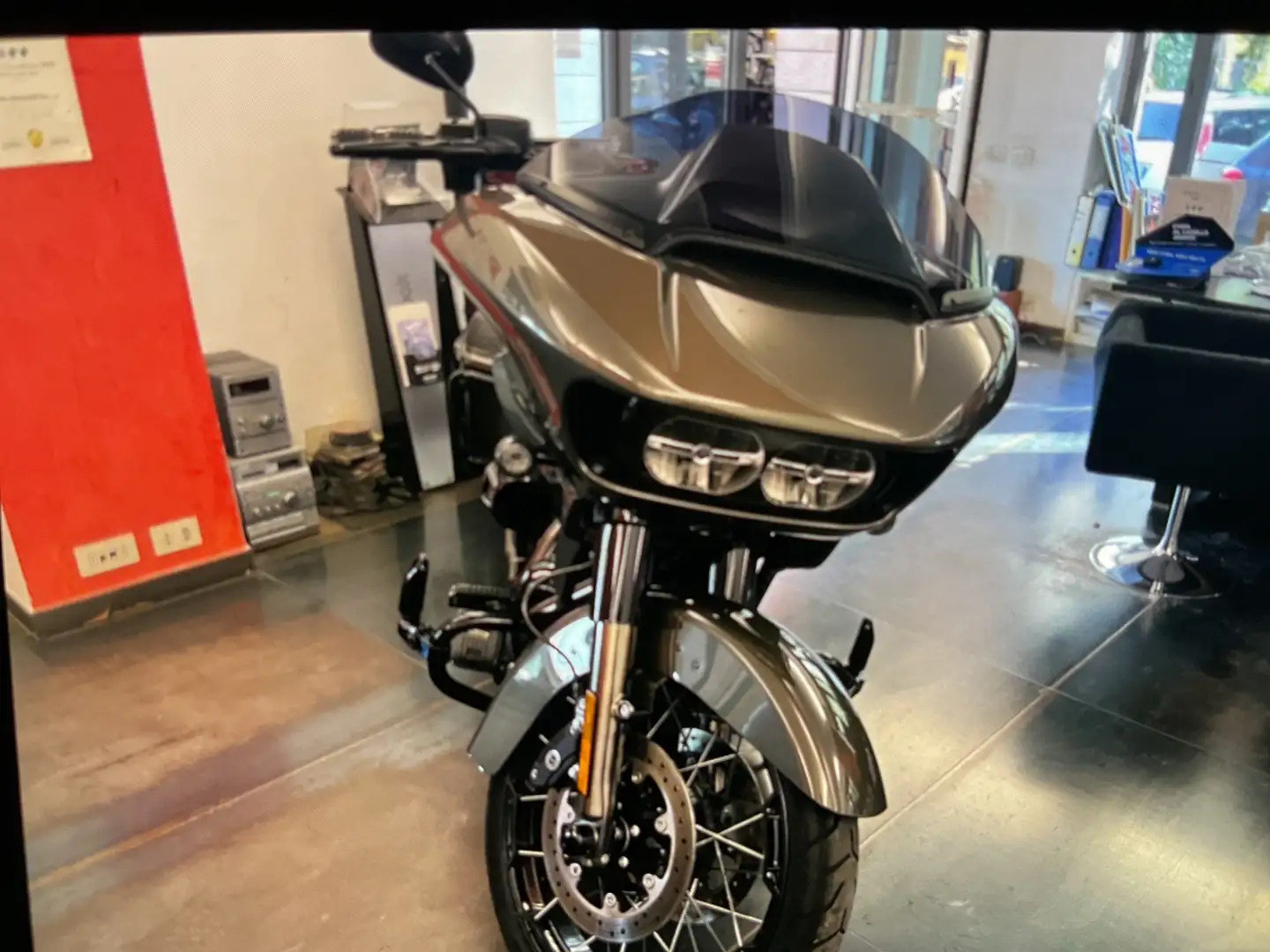 Harley-Davidson Road Glide 117 cvo Gris - 1