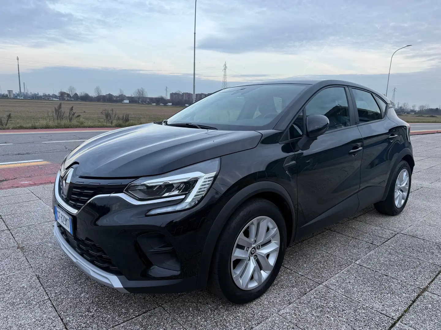 Renault Captur Captur  1.6 E-Tech hybrid Zen 145cv auto Noir - 1