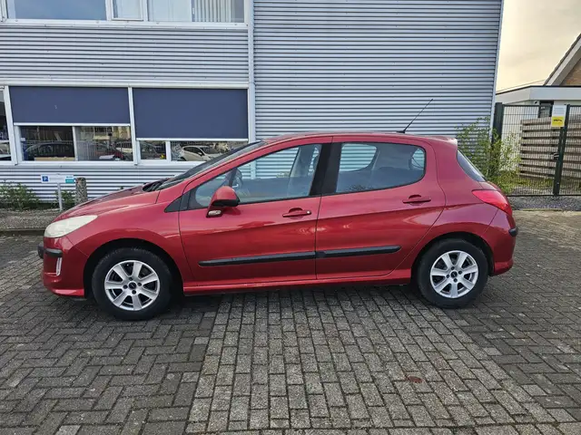 Peugeot 2008 view 8