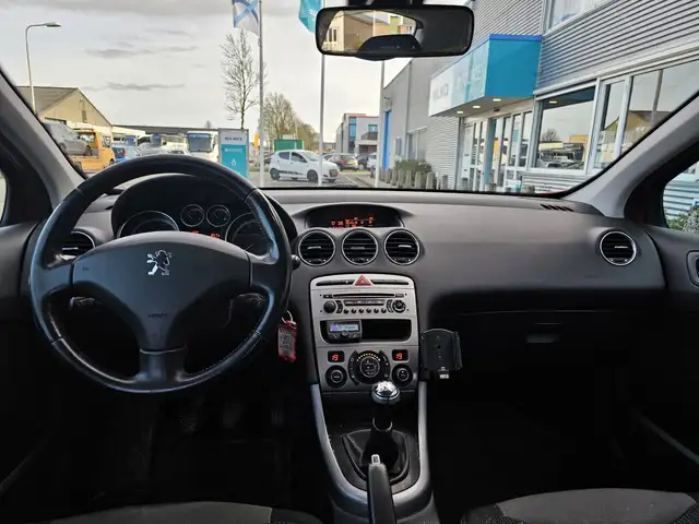 Peugeot 2008 view 6