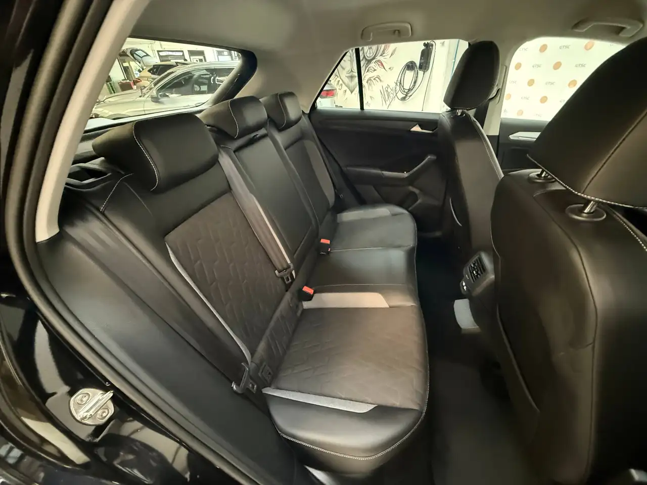 Volkswagen T-Roc 1.0 TSI GOAL Navi Carplay Lane assist ACC Travel assist, Verwarmde stoelen Inductief laden, миниатюра 28