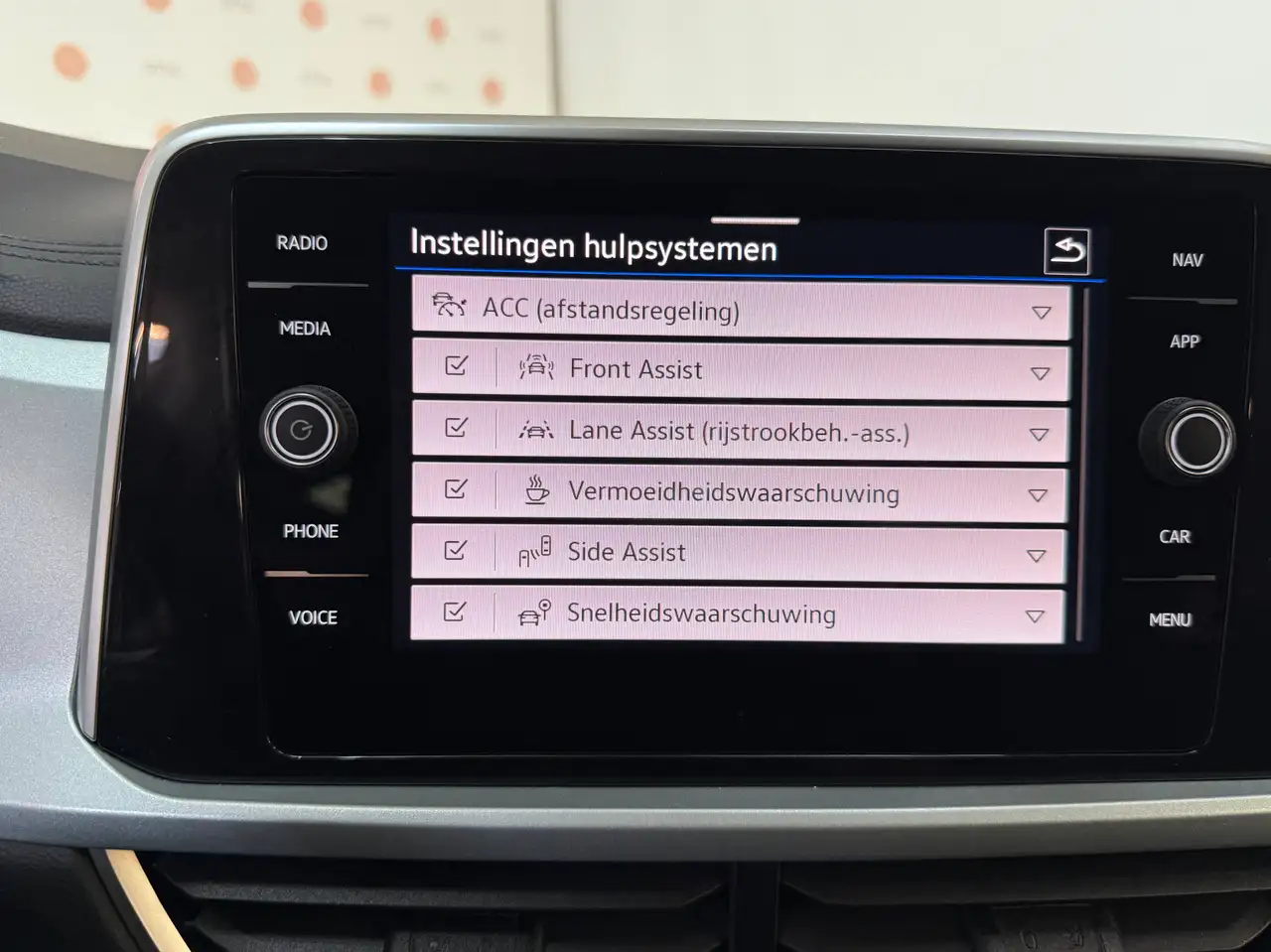 Volkswagen T-Roc 1.0 TSI GOAL Navi Carplay Lane assist ACC Travel assist, Verwarmde stoelen Inductief laden, миниатюра 22