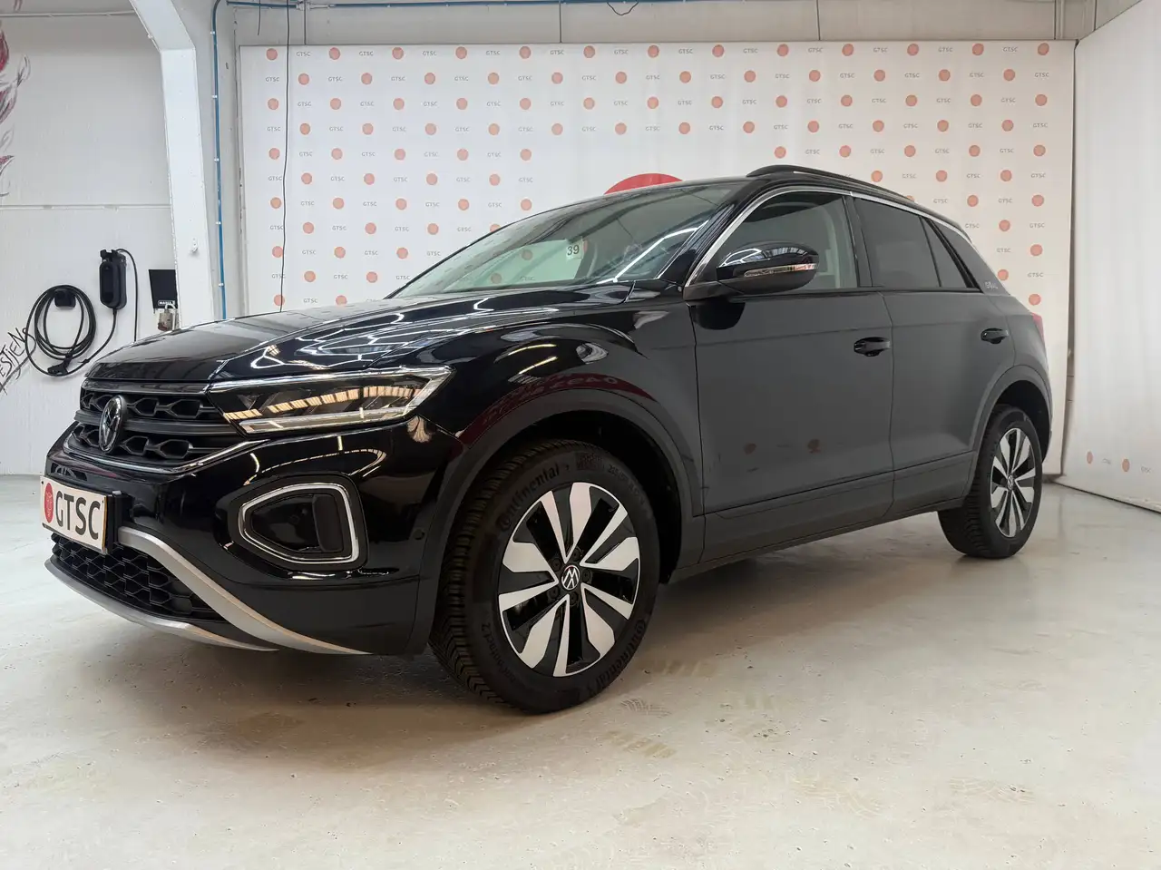 Volkswagen T-Roc 1.0 TSI GOAL Navi Carplay Lane assist ACC Travel assist, Verwarmde stoelen Inductief laden