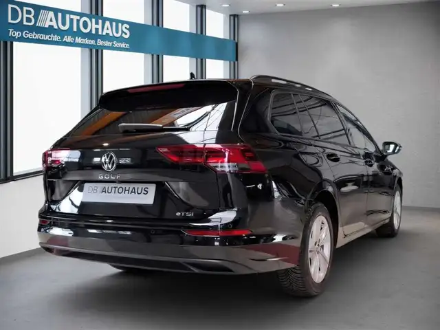 Volkswagen Golf view 4